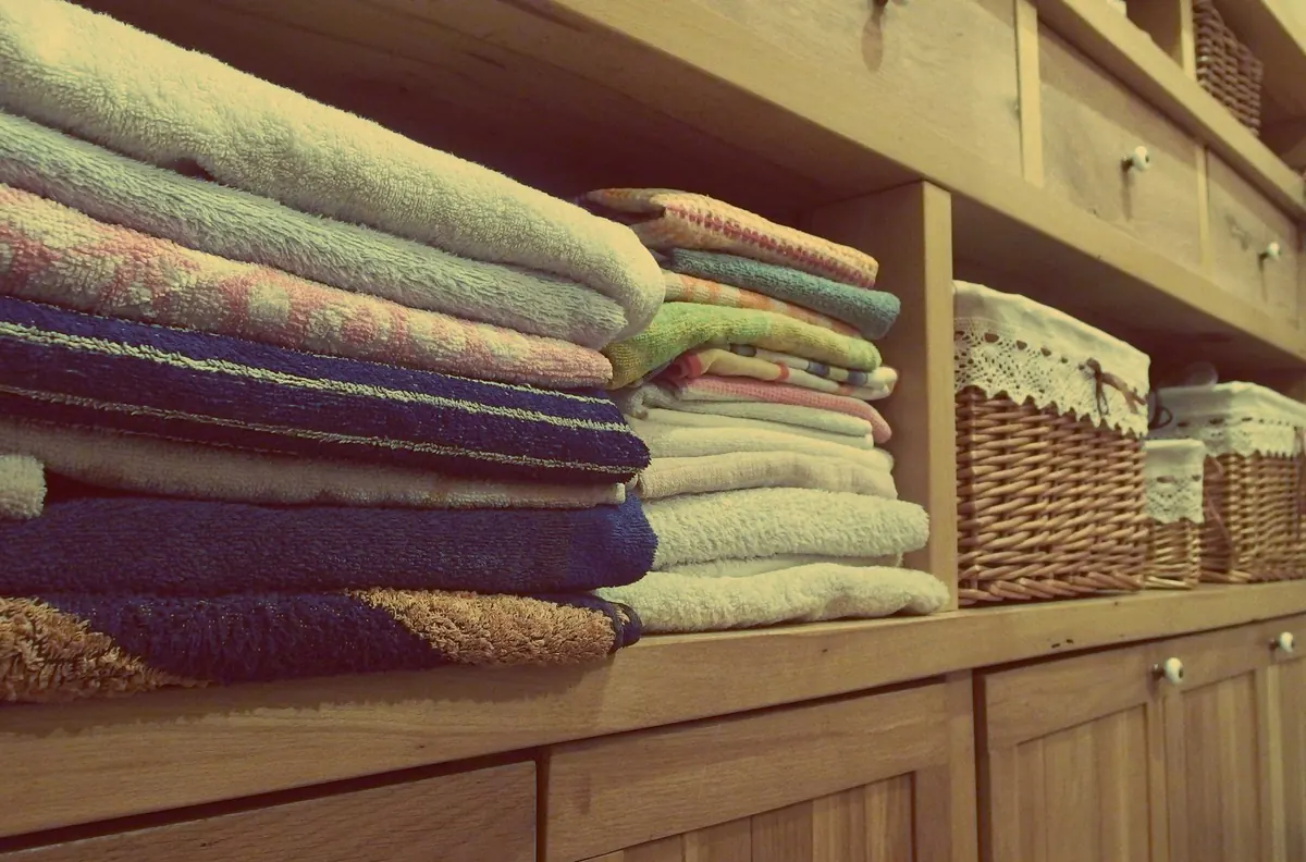 The Linen Closet Reset: A 30-Minute Checklist for Folded Chaos